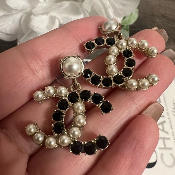 Chanel Large Dangle Crystal & Faux Pearl CC Earrings - Picture 4 of 10